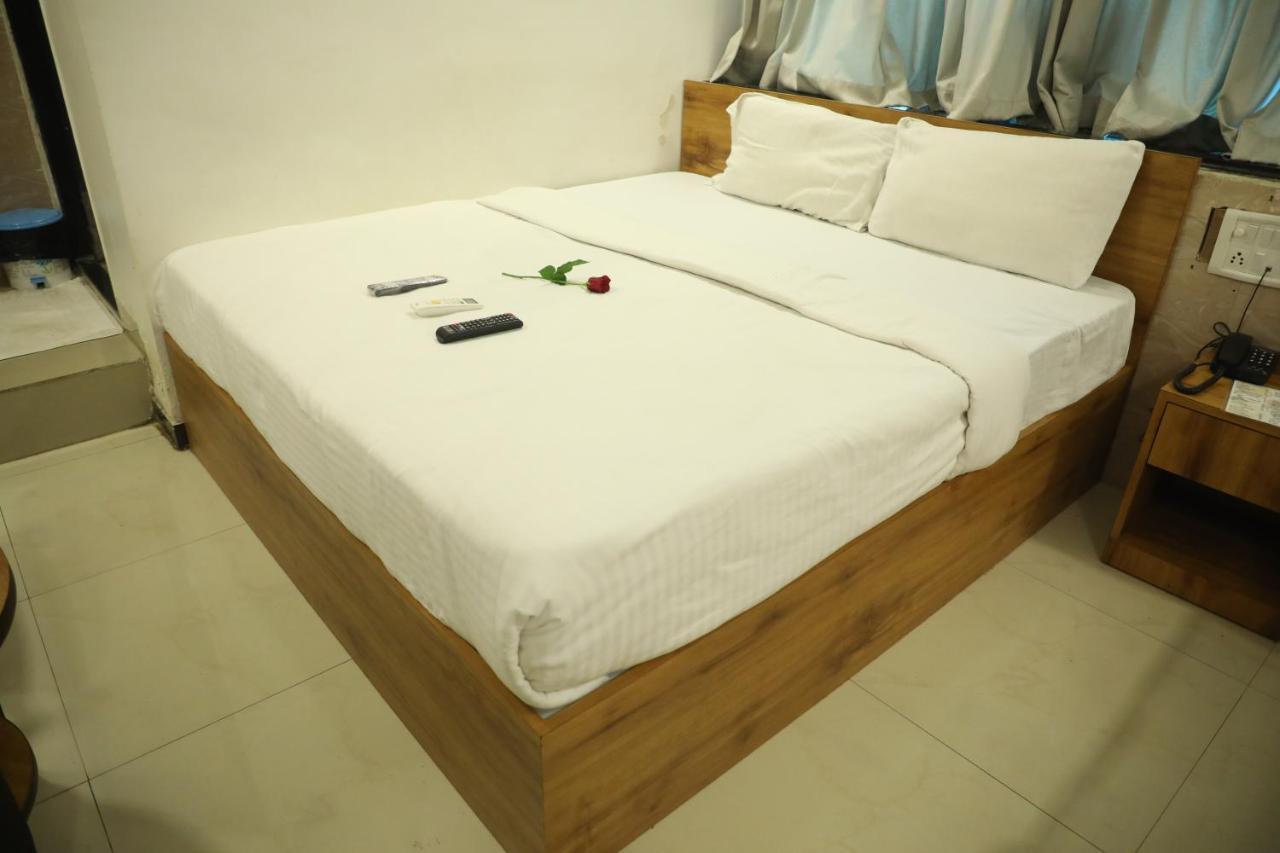 מומביי Hotel Shiv Leela Grand מראה חיצוני תמונה