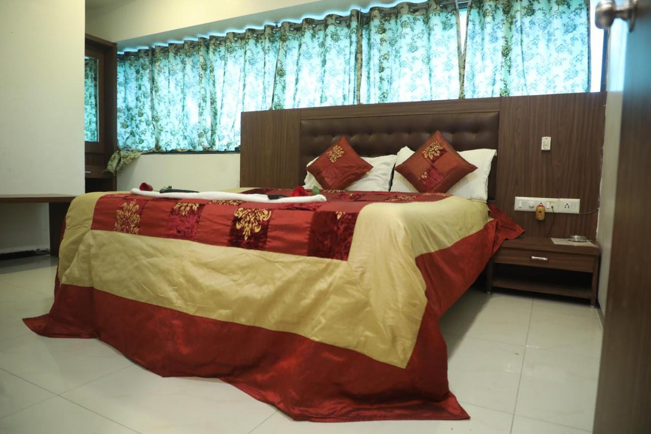 מומביי Hotel Shiv Leela Grand מראה חיצוני תמונה